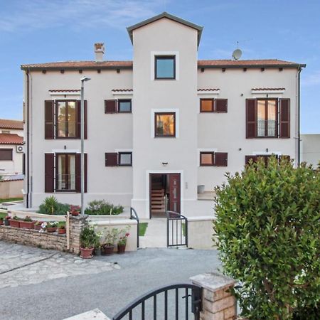 Apartments Villa Alba 波雷奇 外观 照片