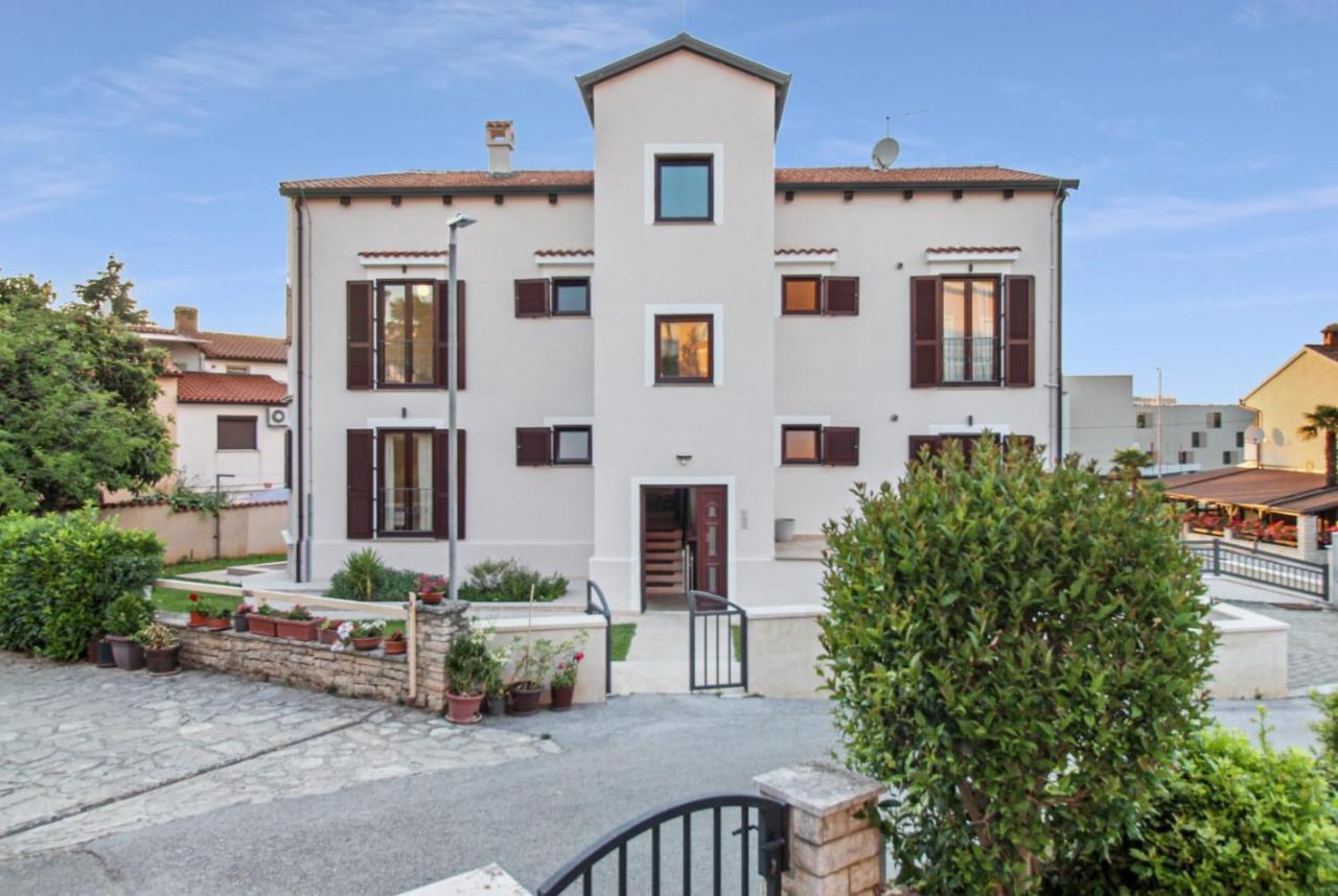 Apartments Villa Alba 波雷奇 外观 照片