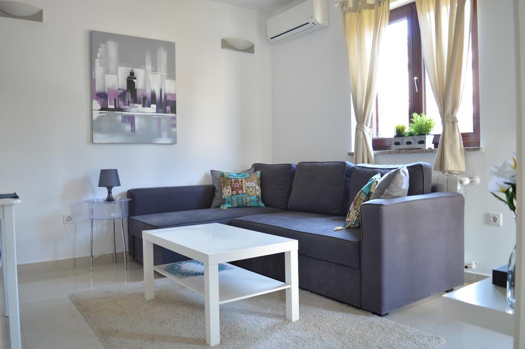 Apartments Villa Alba 波雷奇 外观 照片
