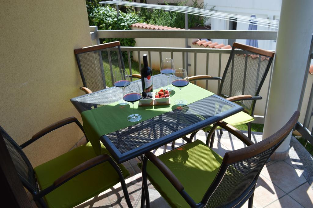Apartments Villa Alba 波雷奇 外观 照片