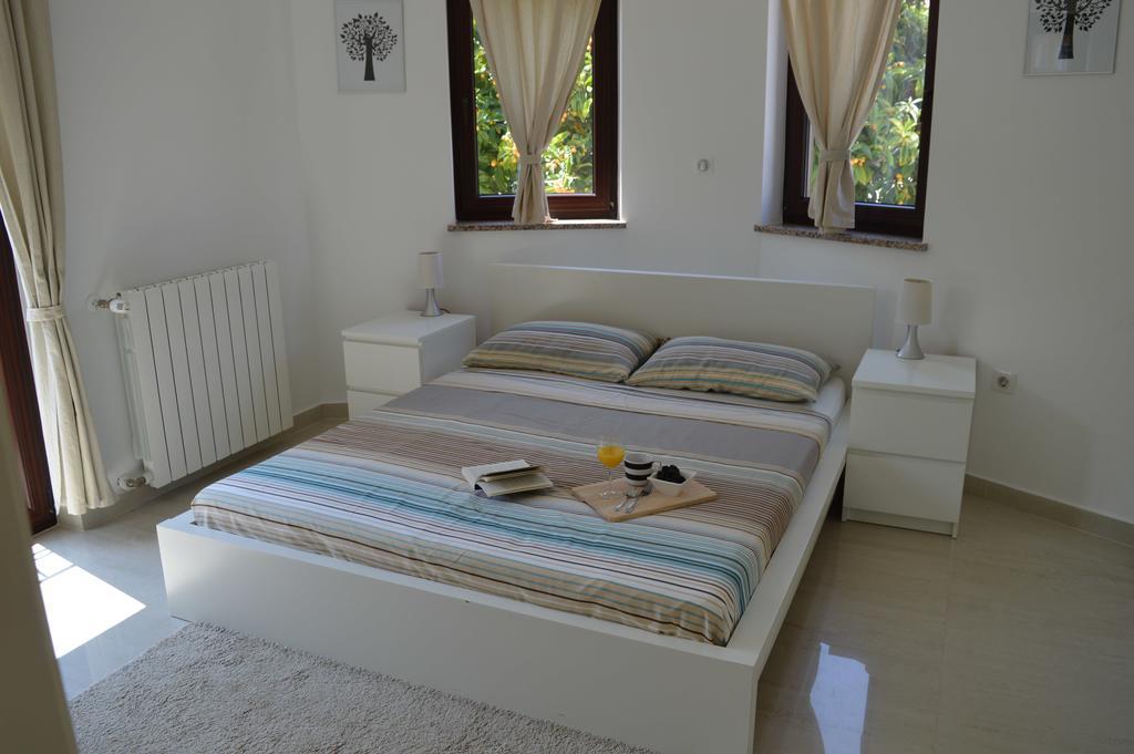Apartments Villa Alba 波雷奇 外观 照片