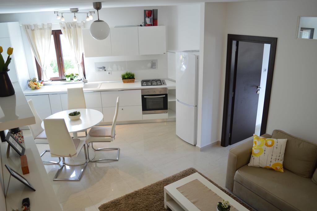Apartments Villa Alba 波雷奇 外观 照片